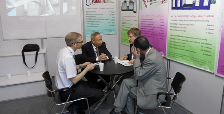 >Negotiating with customer on 2011 CWIEME Berlin